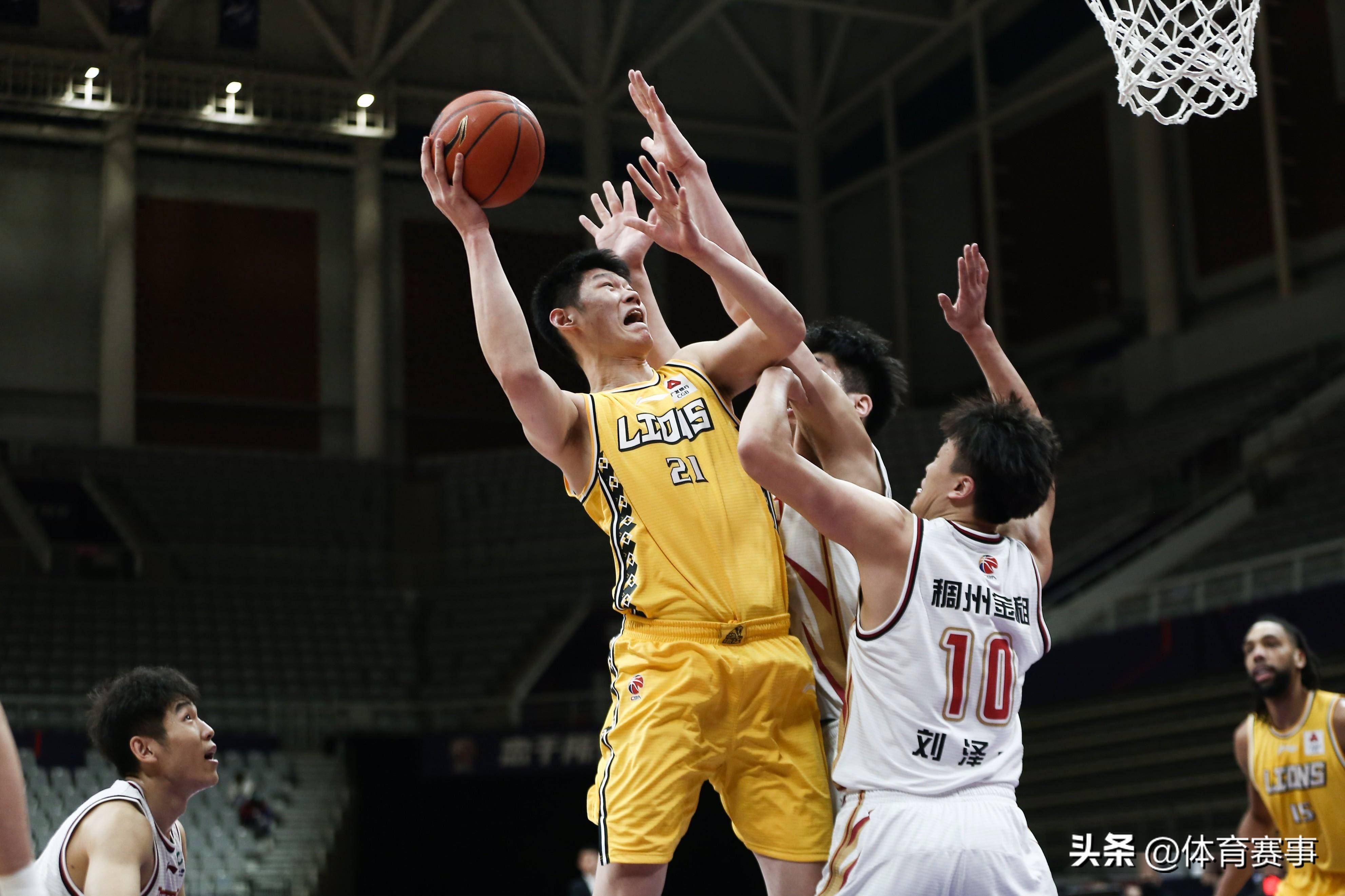 冲刺阶段欧联焦点战；广厦男篮造点机会；管理层满意；年轻球员得到机会的简单介绍