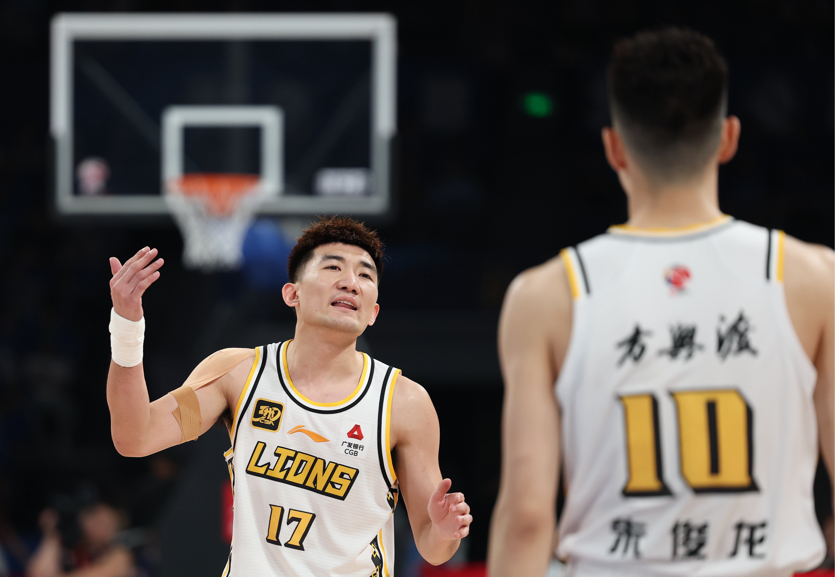 赛后CBA季后赛焦点战，奥兰多魔术内部沟通，媒体盛赞，高层口径保持一致的简单介绍